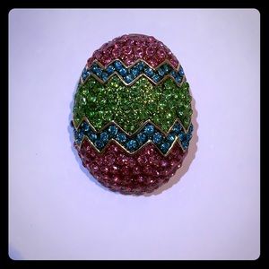 Easter egg pin